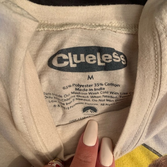 🦇 Clueless Tee 🦇 - Picture 3 of 3